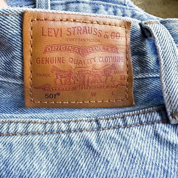 Levi’s Premium 501 High Rize Straight Leg Cropped Diamond In The Rough Size 27 - Picture 10 of 14